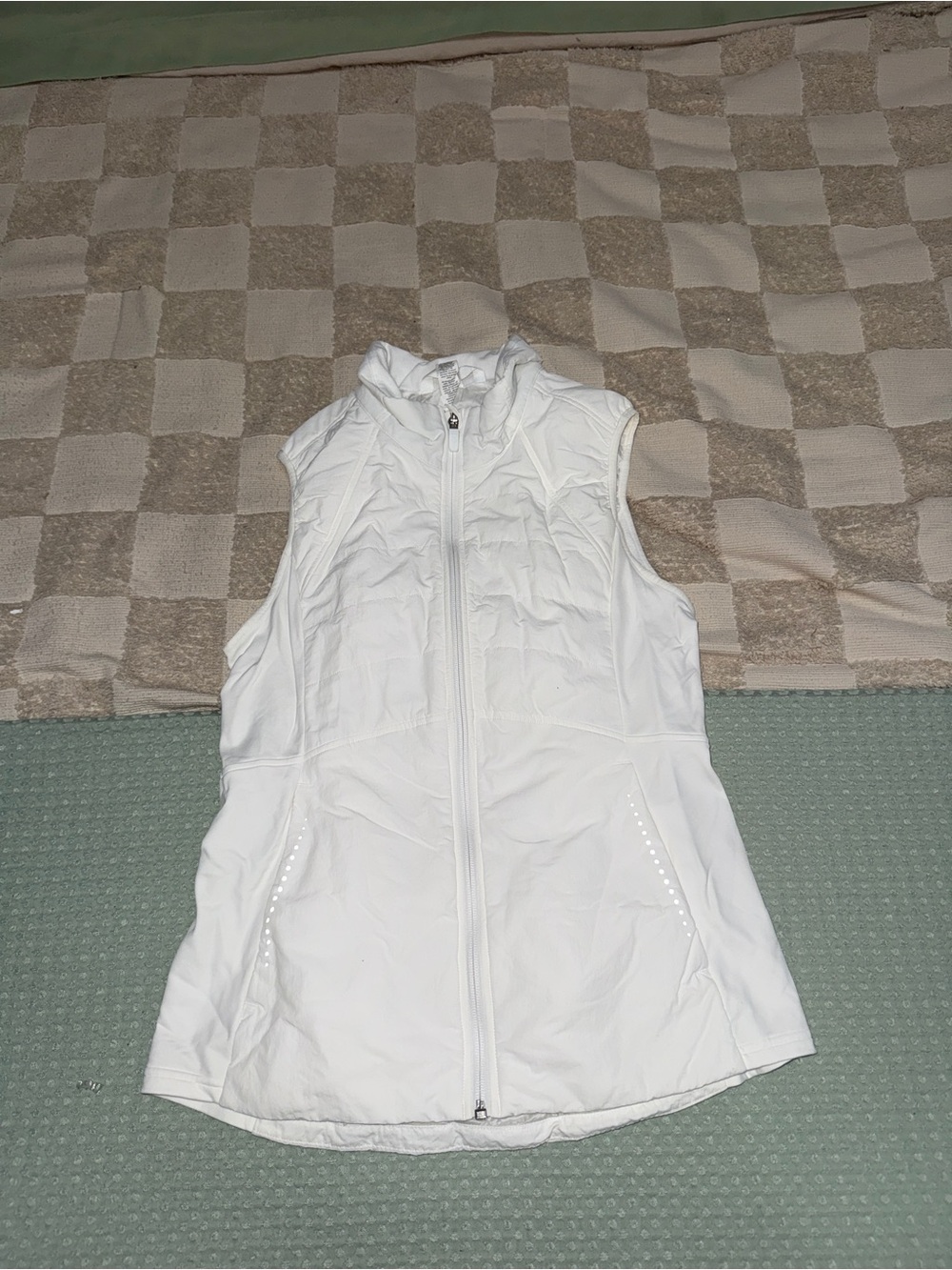 Lululemon Another Mile Vest White Size 6 LW4BT7S Running Puffer Vest